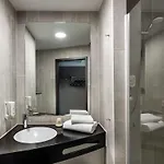 B&B Hotel Neuss Otel