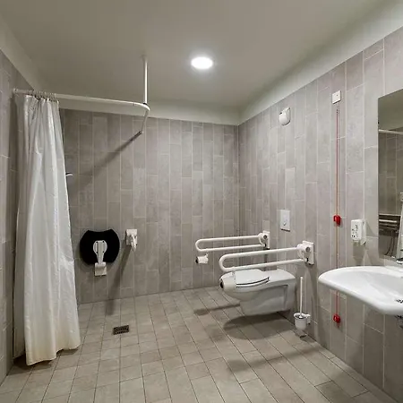 B&B Hotel Neuss Нойс