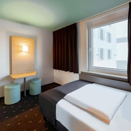 Отель B&B Hotel Neuss