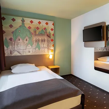 B&B Hotel Neuss מלון