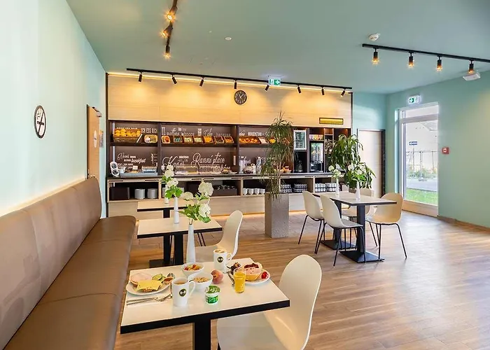 Отель B&B Hotel Neuss