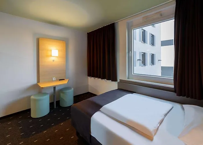 Отель B&B Hotel Neuss