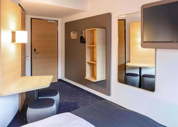 Отель B&B Hotel Neuss 3*